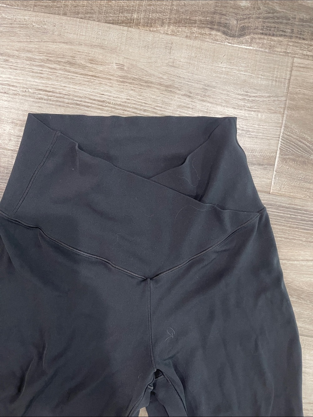 Black High-Waist Flared Yoga Pants - Picture 2 of 3